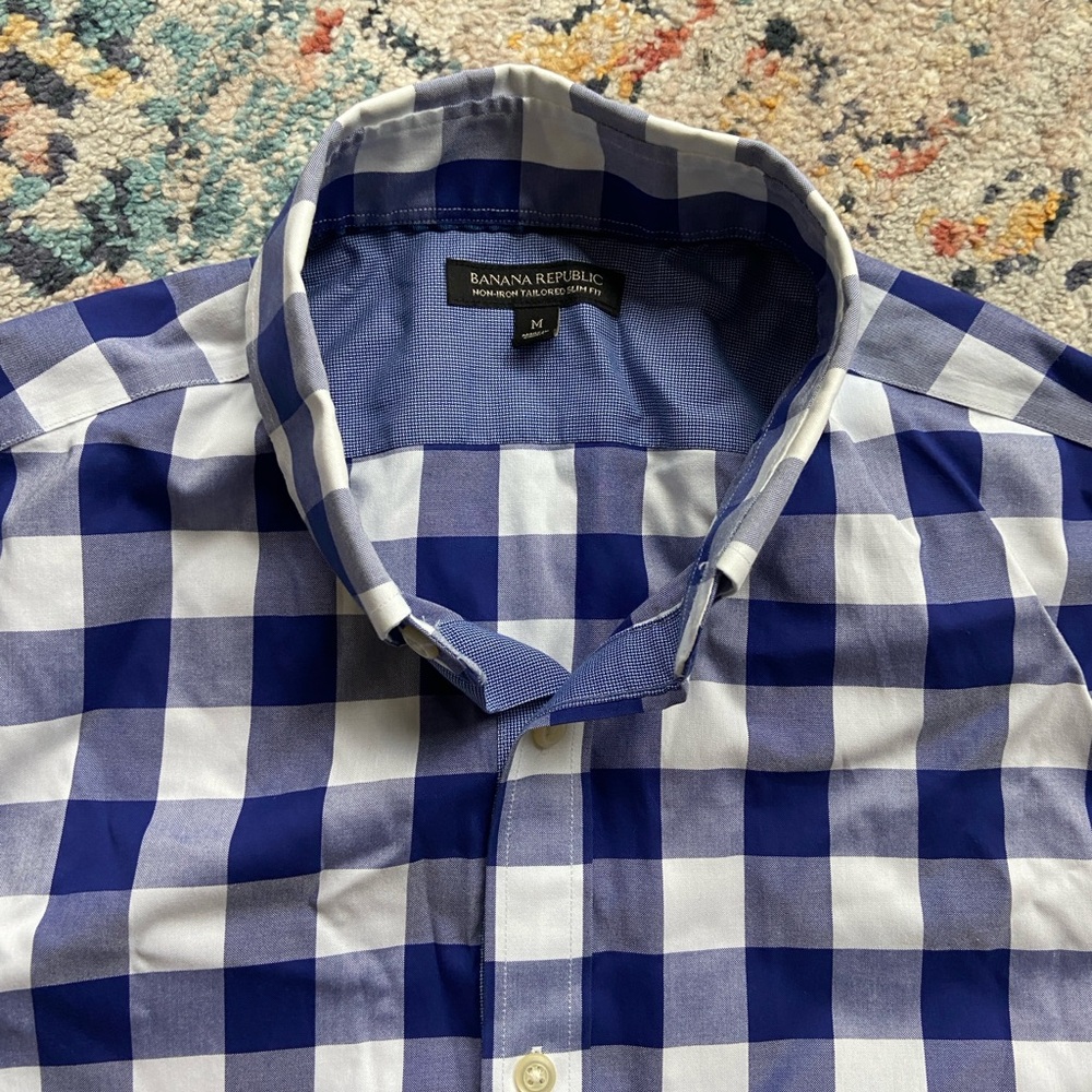 Banana Republic Blue and White Casual Button Down Shirt